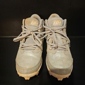 Under Armour, Boys Baseball Cleats, Gray, Size 2